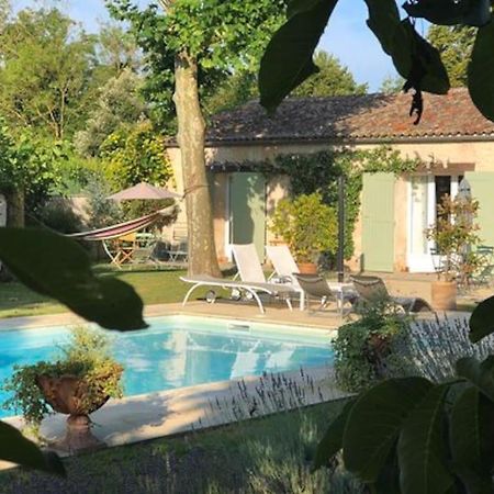 Gite 2-4 Couchages Situe Dans Un Magnifique Jardin Saint-Vivien  Екстериор снимка