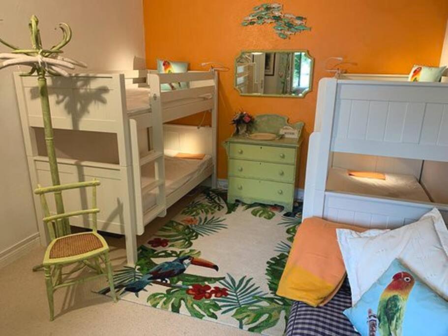 Gite 2-4 Couchages Situe Dans Un Magnifique Jardin Saint-Vivien  Екстериор снимка